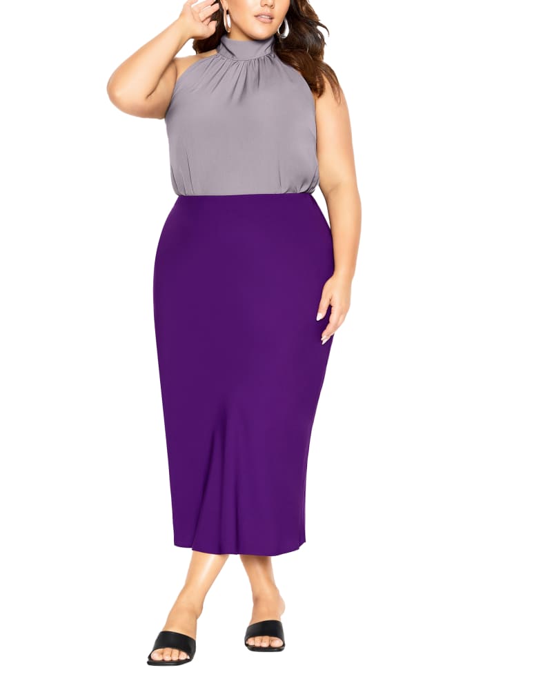 Front of a model wearing a size S SKIRT ENVIOUS in Petunia by City Chic. | dia_product_style_image_id:300188